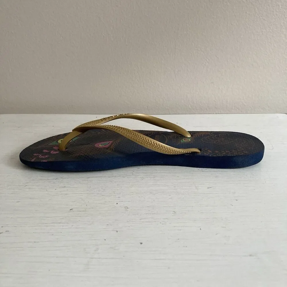 Havaianas Womens Navy Gold Peacock Feather Print Slim Flip Flops Size 7-8